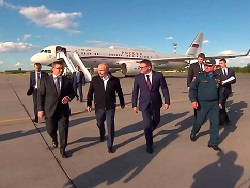 Путин прибыл в Челябинскую область для личного облета пострадавших от природных пожаров Путин прибыл в Челябинскую область для личного облета пострадавших от природных пожаров