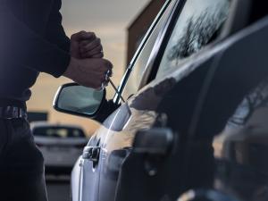 Житель Краснодарского края угнал у ростовчанина автомобиль за миллион рублей Житель Краснодарского края угнал у ростовчанина автомобиль за миллион рублей0