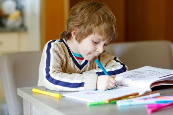 На подготовку к школе родителям пришлось потратить больше ₽10 тысяч На подготовку к школе родителям пришлось потратить больше ₽10 тысяч