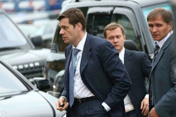 Российские миллиардеры просят Мишустина не поднимать налоги Российские миллиардеры просят Мишустина не поднимать налоги