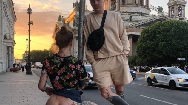 В Петербурге на девушку завели дело за фото в трусах на фоне Исаакиевского собора В Петербурге на девушку завели дело за фото в трусах на фоне Исаакиевского собора