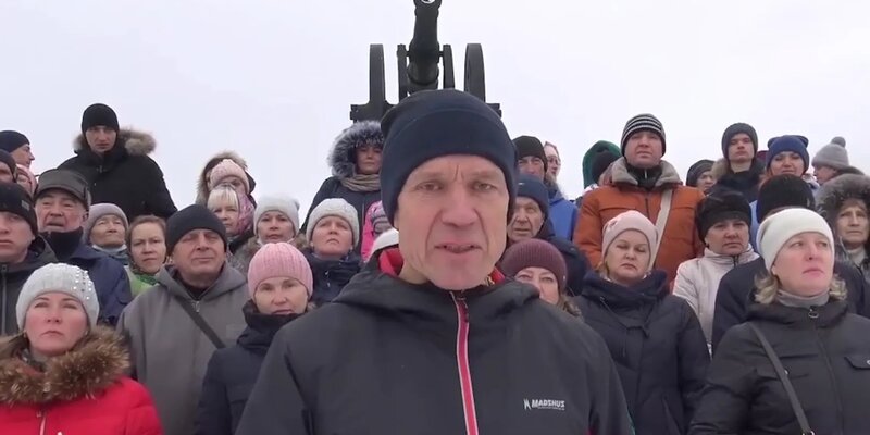 В третьем уральском городе прошла массовая акция против дистанционного образования В третьем уральском городе прошла массовая акция против дистанционного образования