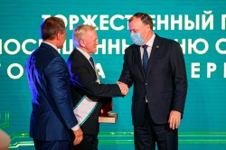Во славу города: Алексей Орлов наградил выдающихся жителей Екатеринбурга1