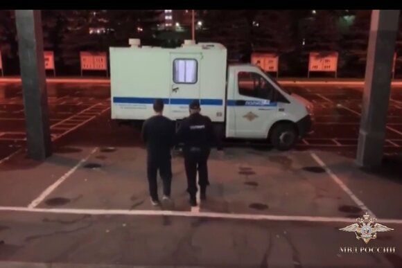 В Москве задержали 11 человек по подозрению в мошенничестве на 100 млн рублей В Москве задержали 11 человек по подозрению в мошенничестве на 100 млн рублей