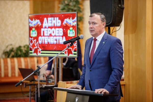 Алексей Орлов поздравил Героев России с праздником0