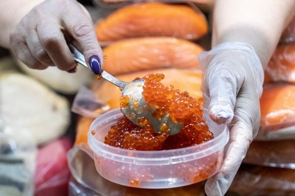 Красная икра продолжает дорожать Красная икра продолжает дорожать