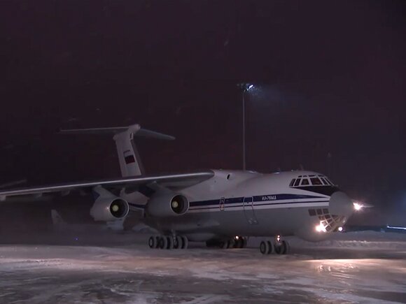 Второй самолет доставил из Алма-Аты в Москву 145 граждан РФ Второй самолет доставил из Алма-Аты в Москву 145 граждан РФ