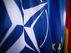 В НАТО отказались идти России на уступки в отношении политики открытых дверей В НАТО отказались идти России на уступки в отношении политики открытых дверей