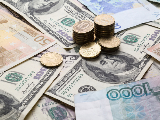 Экономист оценил угрозу Байдена запретить долларовые операции для российских банков Экономист оценил угрозу Байдена запретить долларовые операции для российских банков