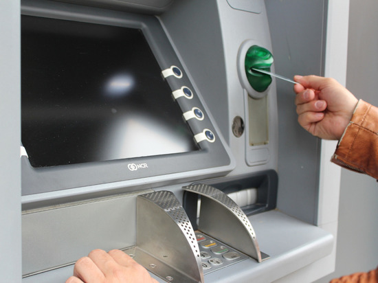 Петербургская пенсионерка лишилась 4 млн рублей после серии звонков от «сотрудника банка» Петербургская пенсионерка лишилась 4 млн рублей после серии звонков от «сотрудника банка»