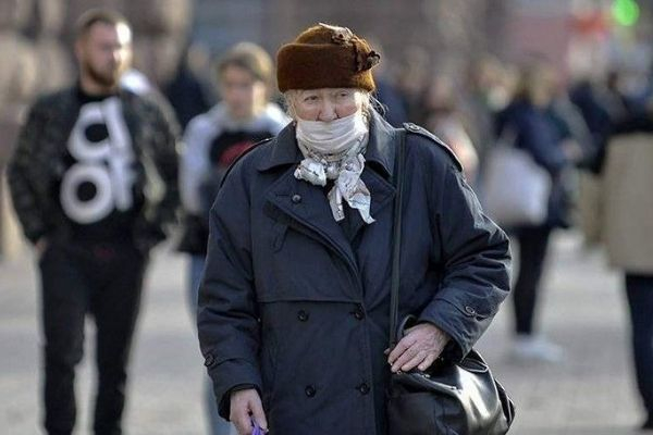 Россияне балансируют между нищей и бедной старостью Россияне балансируют между нищей и бедной старостью