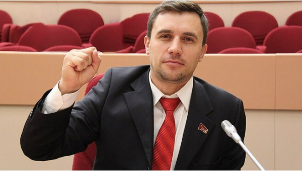 Депутат Николай Бондаренко с юмором рассказал о том, что на счету дочери одного из чиновников Депутат Николай Бондаренко с юмором рассказал о том, что на счету дочери одного из чиновников4