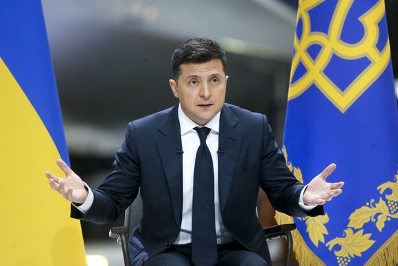 Зеленский призвал Евросоюз незамедлительно ввести санкции против России Зеленский призвал Евросоюз незамедлительно ввести санкции против России