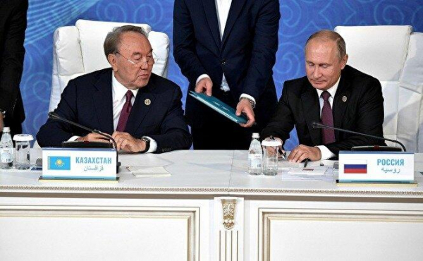 "Москва. Кремль. Пусто". Переворот, о котором не говорят по телевизору, и пропаганда будущего