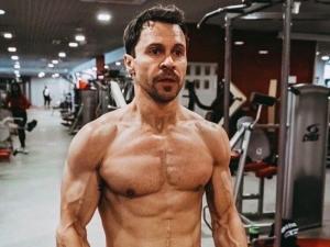 Актер Павел Деревянко показал, как поддерживает себя в форме Актер Павел Деревянко показал, как поддерживает себя в форме0