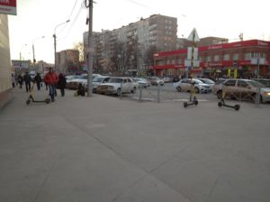 На улицах Новосибирска появились самокаты второго оператора На улицах Новосибирска появились самокаты второго оператора1
