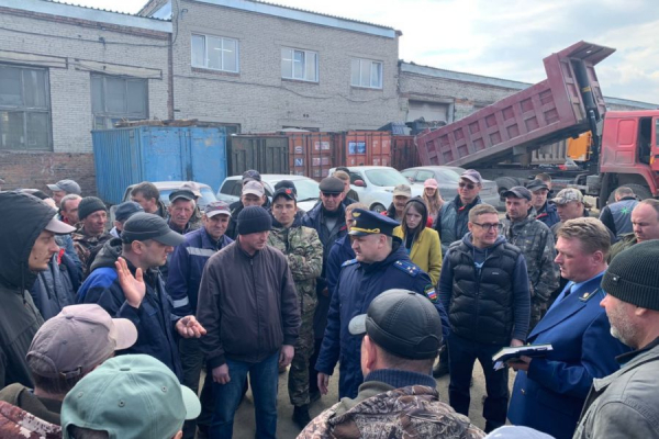 Прокуратура и правительство области разбираются в причинах конфликта между перевозчиками мусора новости Новосибирска0