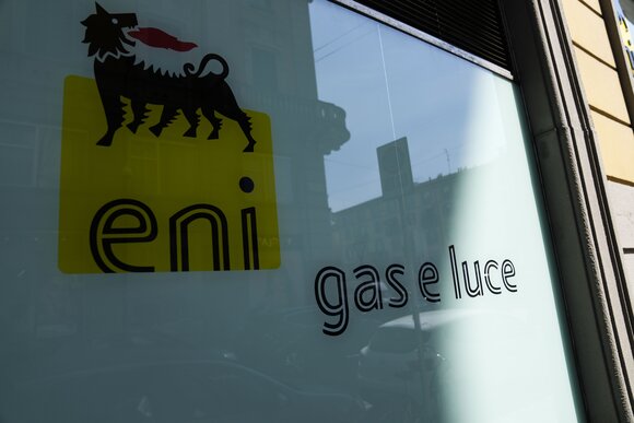 Итальянская нефтегазовая компания Eni готова открыть рублевый счет в Газпромбанке – СМИ Итальянская нефтегазовая компания Eni готова открыть рублевый счет в Газпромбанке – СМИ