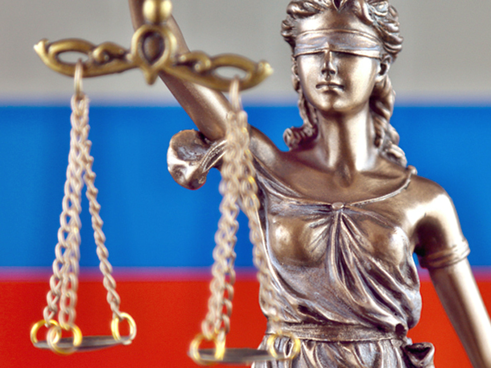 Житель Коми задушил сожительницу, которая хотела покончить с собой Житель Коми задушил сожительницу, которая хотела покончить с собой