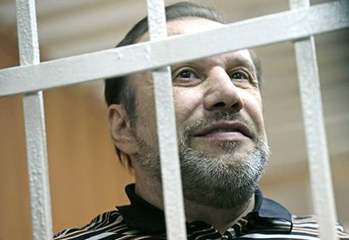 На суде бизнесмен Виктор Батурин признался в попытках украсть акции «Интеко» На суде бизнесмен Виктор Батурин признался в попытках украсть акции «Интеко»