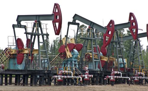 Эксперт Пелешенко: текущие цены на нефть «ослабляют рубль» Эксперт Пелешенко: текущие цены на нефть «ослабляют рубль»
