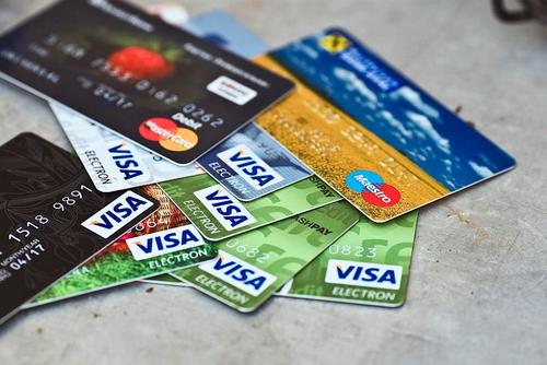 Кроты в банках сдают мошенникам информацию о новых картах Кроты в банках сдают мошенникам информацию о новых картах