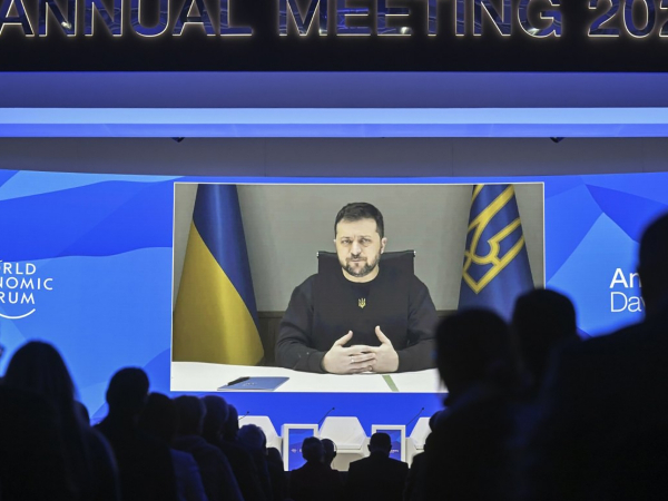 Зеленский усомнился в существовании Путина и отказался от переговоров с Россией (ВИДЕО) Владимир Зеленский