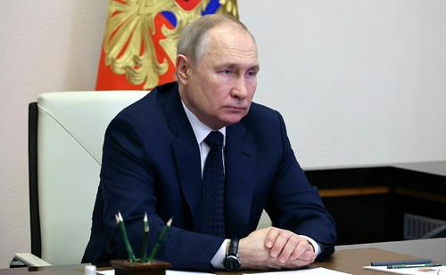 Путин: экономическую политику нужно выстроить для снижения бедности и неравенства Путин: экономическую политику нужно выстроить для снижения бедности и неравенства