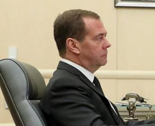 Медведев заявил, что Украина полностью находится на иностранном содержании Медведев заявил, что Украина полностью находится на иностранном содержании