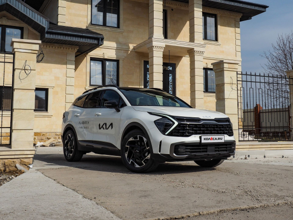 Напускная злобность, внутреннее дружелюбие: тест-драйв нового Kia Sportage Напускная злобность, внутреннее дружелюбие: тест-драйв нового Kia Sportage