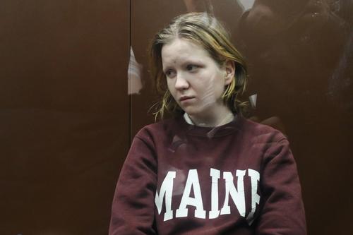 ТАСС: Дарья Трепова, обвиняемая по делу о теракте, в котором погиб военкор Владлен Татарский, сотрудничает со следствием ТАСС: Дарья Трепова, обвиняемая по делу о теракте, в котором погиб военкор Владлен Татарский, сотрудничает со следствием