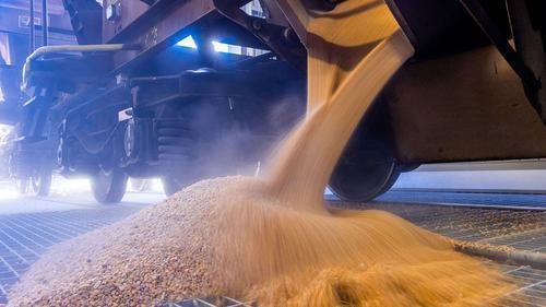 Чавушоглу заявил, что цены на продовольствие в мире вырастут, если «продуктовая сделка» не будет продлена Чавушоглу заявил, что цены на продовольствие в мире вырастут, если «продуктовая сделка» не будет продлена