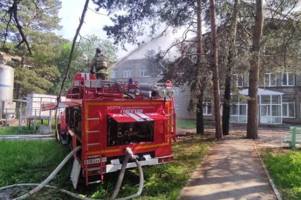 Четыре корпуса больницы на Пирогова продолжают работу в обычном режиме Четыре корпуса больницы на Пирогова продолжают работу в обычном режиме0
