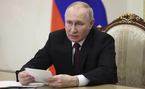 Путин заявил, что ВВП России в 2023 году может увеличиться на один-два процента Путин заявил, что ВВП России в 2023 году может увеличиться на один-два процента