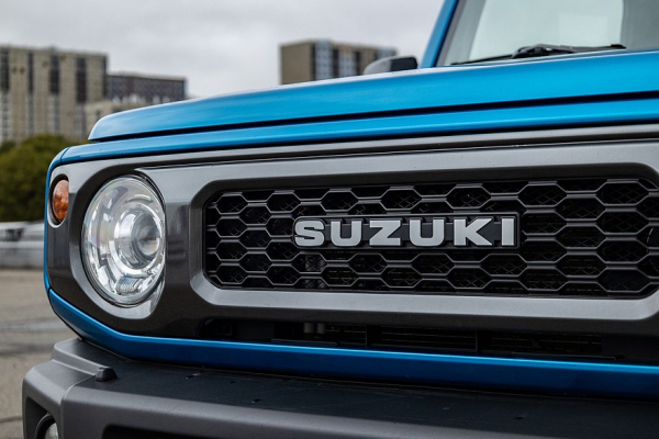 Малышка на миллион? На четыре! Тест-драйв Suzuki Jimny