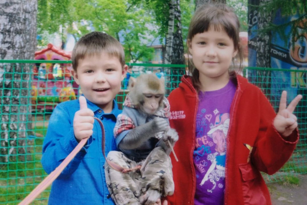 «Голодали и спали в шкафу»: новосибирская медсестра взяла под опеку двух детей, заболевших туберкулезом «Голодали и спали в шкафу»: новосибирская медсестра взяла под опеку двух детей, заболевших туберкулезом1