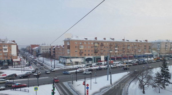 Утро понедельника в Омске началось с крупных пробок Общество0