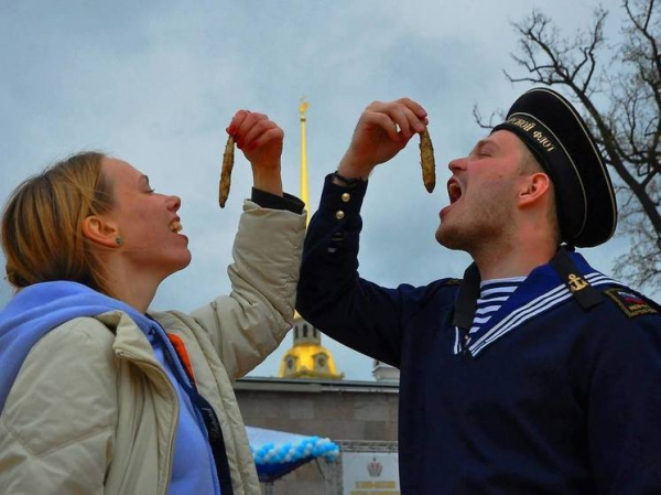 Петербуржцев 11 мая накормят корюшкой в Южно-Приморском парке Петербуржцев 11 мая накормят корюшкой в Южно-Приморском парке