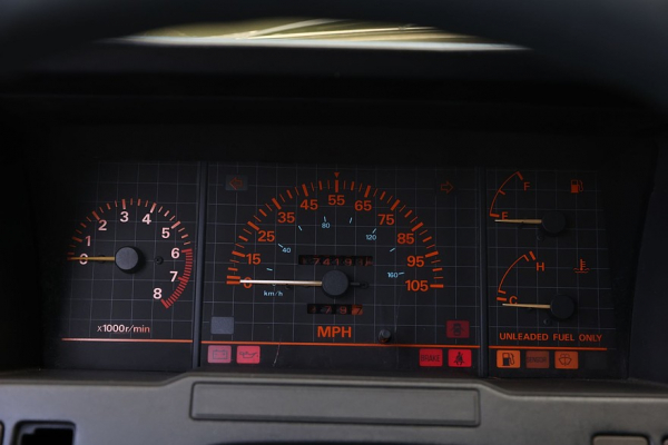 Кузов без центральной стойки и сдвижные двери: опыт владения Nissan Stanza Wagon 1986 года