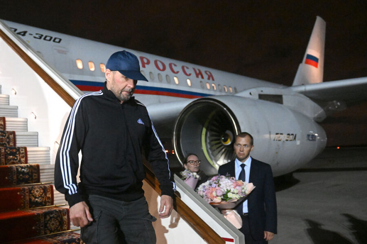 FT: Шольц освободил пожизненно осужденного в ФРГ Красикова ради Байдена FT: Шольц освободил пожизненно осужденного в ФРГ Красикова ради Байдена
