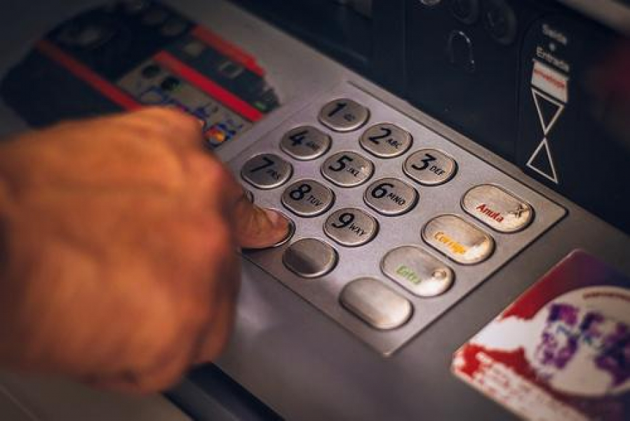 Дропперы используют детей для отмывания денег Дропперы используют детей для отмывания денег
