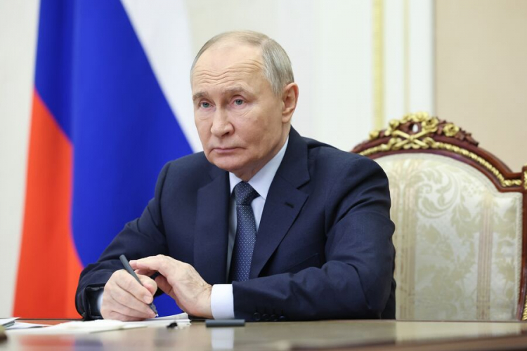 Путин отметил вклад СПЧ в оказание помощи участникам СВО и их семьям Путин отметил вклад СПЧ в оказание помощи участникам СВО и их семьям