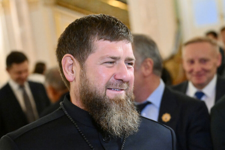 «Никогда не было и вот опять»: в Чечне прокомментировали «исчезновение» Кадырова «Никогда не было и вот опять»: в Чечне прокомментировали «исчезновение» Кадырова
