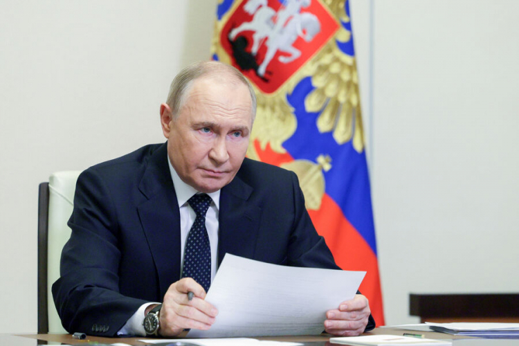 «Киевский режим выродился в террористическую организацию». Путин обсудил Украину с Трампом «Киевский режим выродился в террористическую организацию». Путин обсудил Украину с Трампом