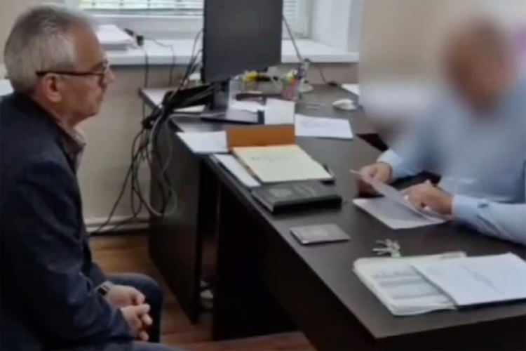 «Угроза нацбезопасности». Главу азербайджанской диаспоры лишили гражданства России «Угроза нацбезопасности». Главу азербайджанской диаспоры лишили гражданства России
